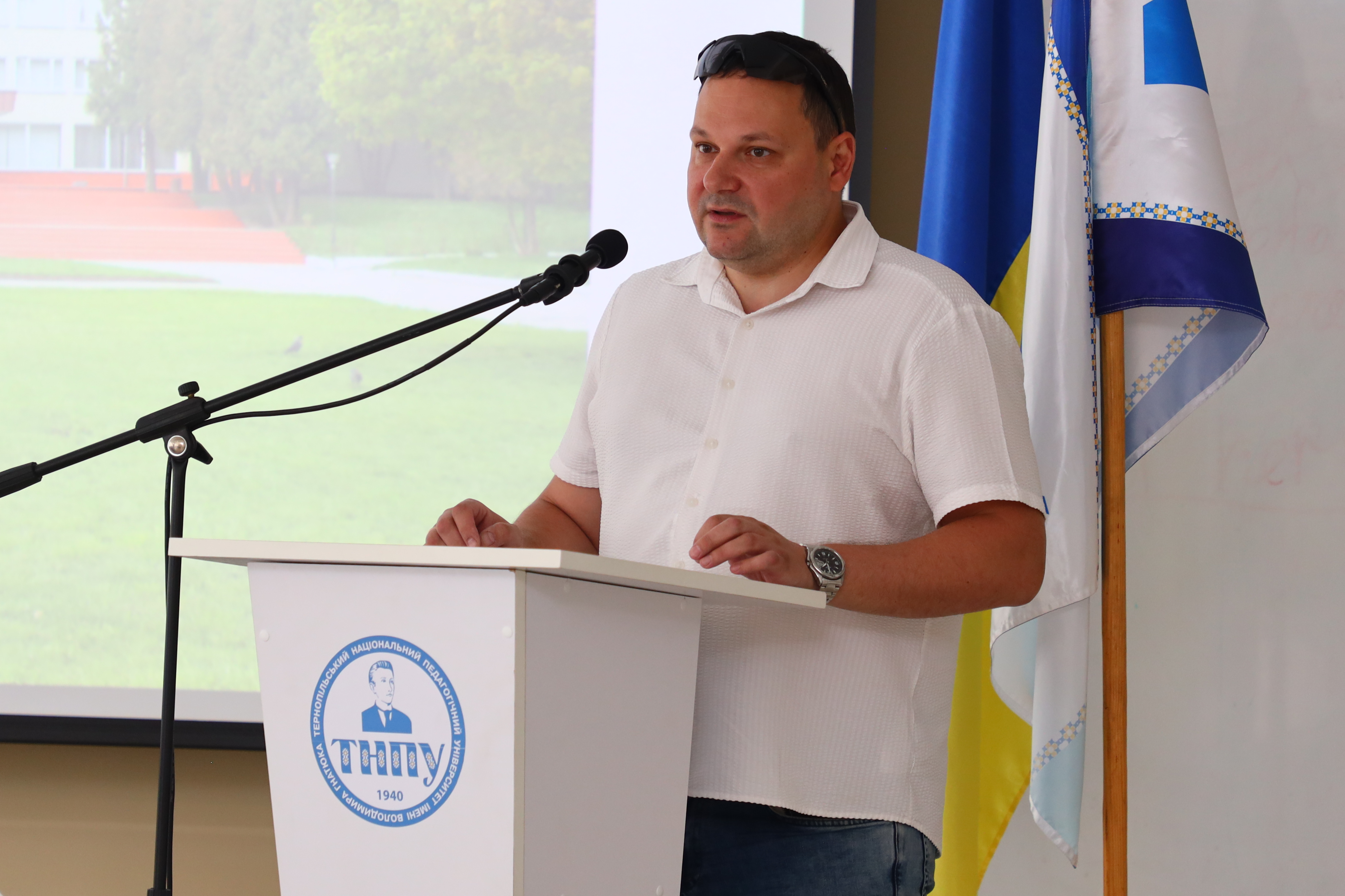 Звітує про діяльність на інженерно-педагогічному факультеті Олександр Ящик